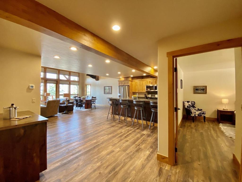 Townhome Next To Clubhouse In Exclusive Eagle Bend - The Glacier บิ๊กฟอร์ก ภายนอก รูปภาพ