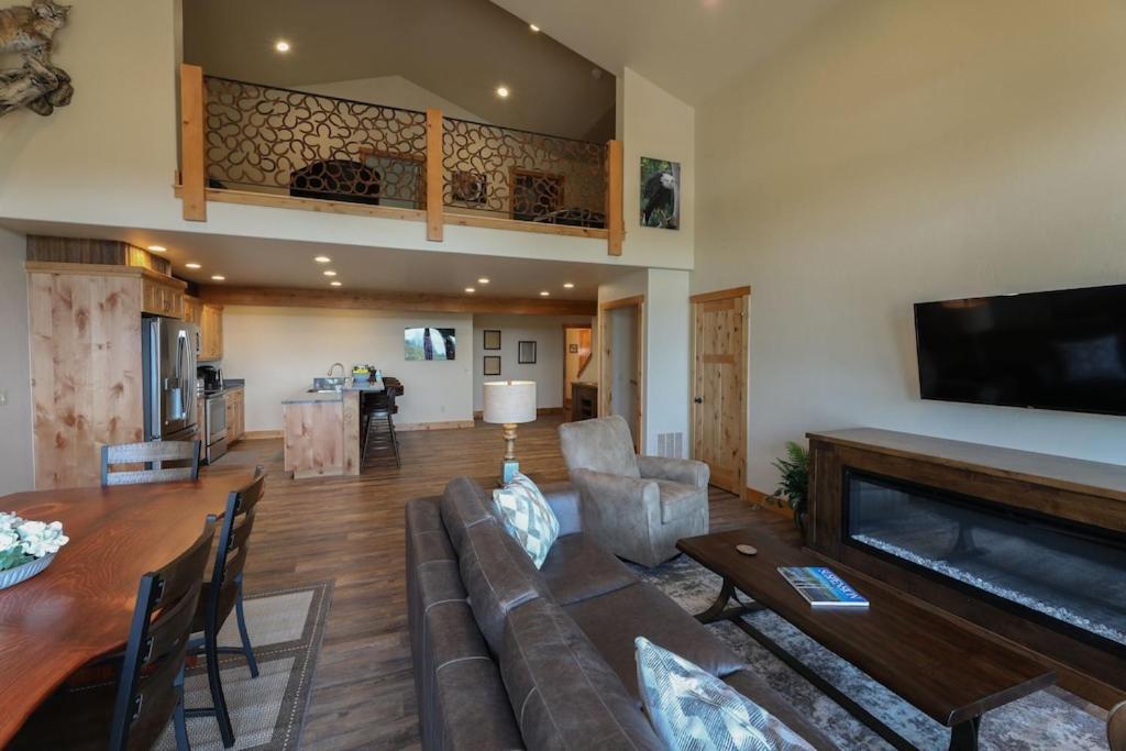 Townhome Next To Clubhouse In Exclusive Eagle Bend - The Glacier บิ๊กฟอร์ก ภายนอก รูปภาพ